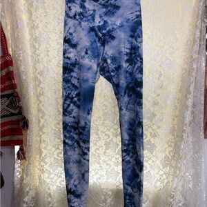 Beach Riot Blue and White Tie-Dye Leggings small